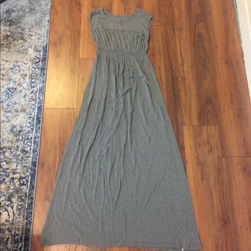Maternity maxi dress